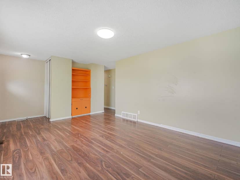 9315 151 AV NW — photo 26 of 40