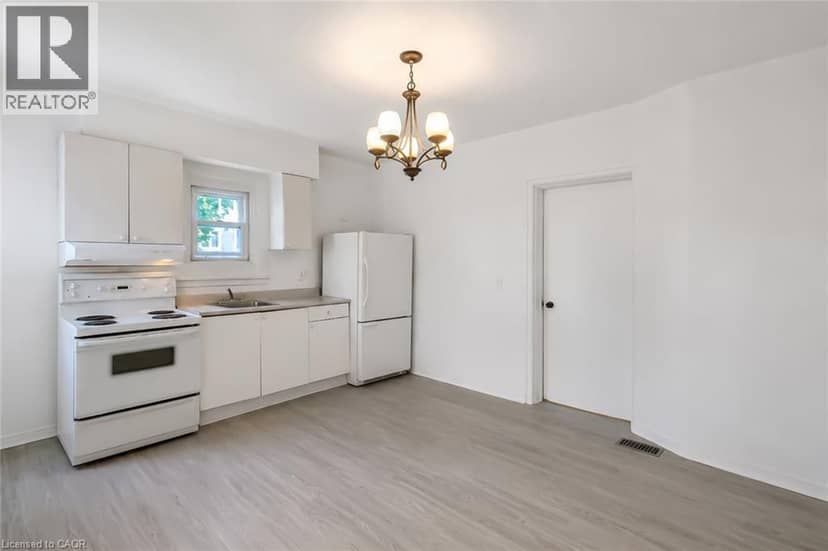 87 LANCASTER Street W — photo 15 of 19