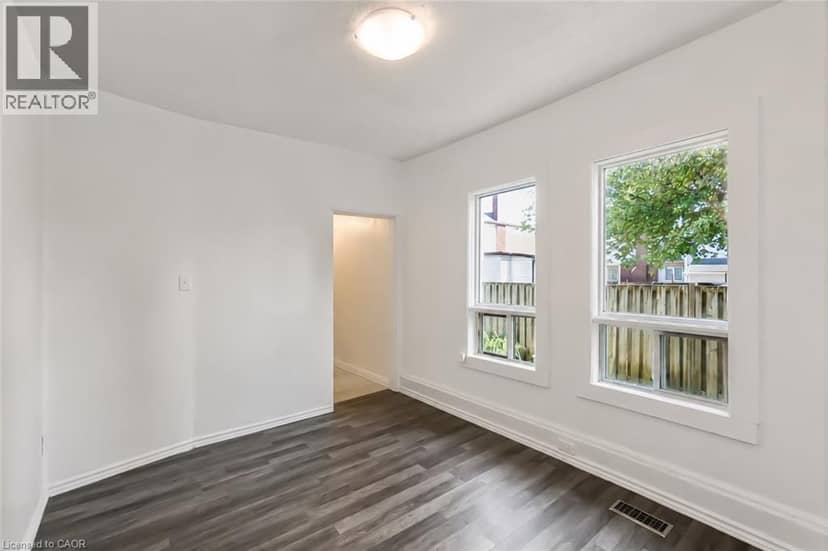 87 LANCASTER Street W — photo 14 of 19