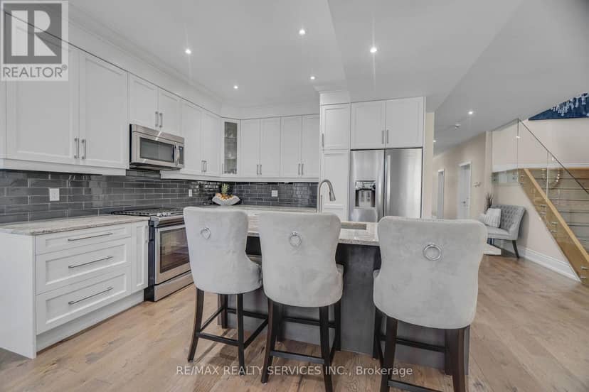 958 Beach Boulevard — photo 11 of 40