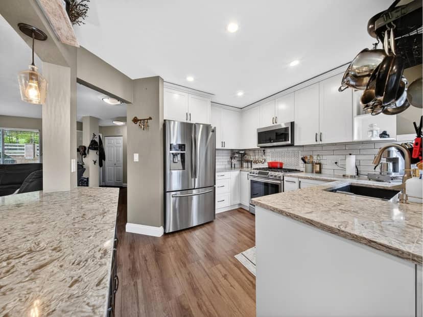 512 13900 HYLAND ROAD, Surrey, photo 6