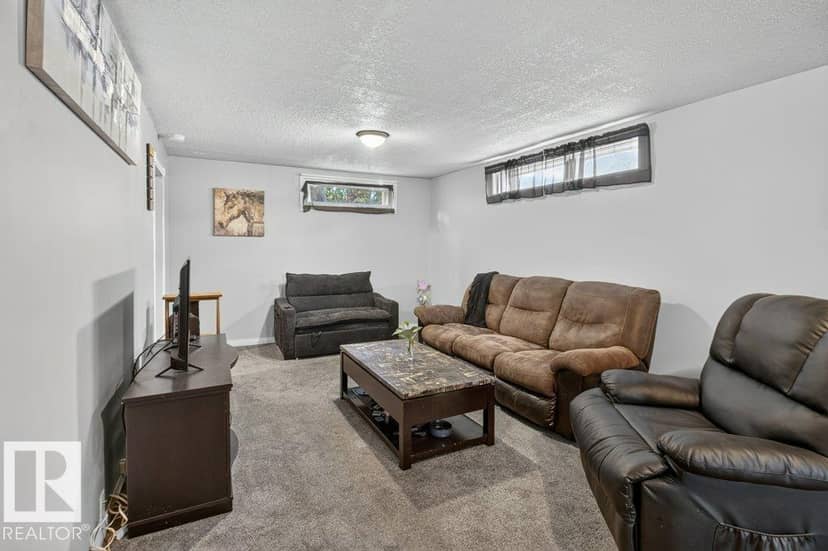 3829 110 AV NW — photo 22 of 40