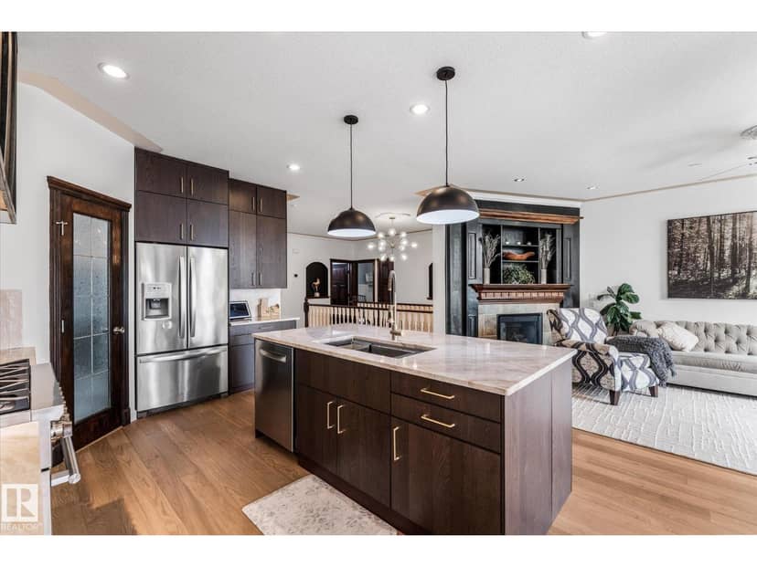 8704 165 AV NW — photo 9 of 40