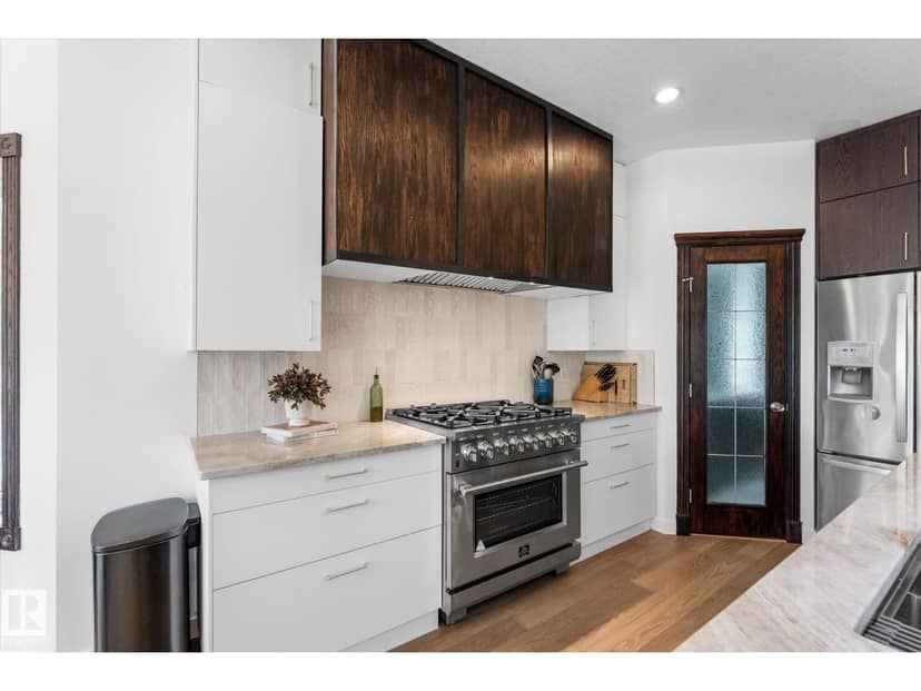 8704 165 AV NW — photo 11 of 40