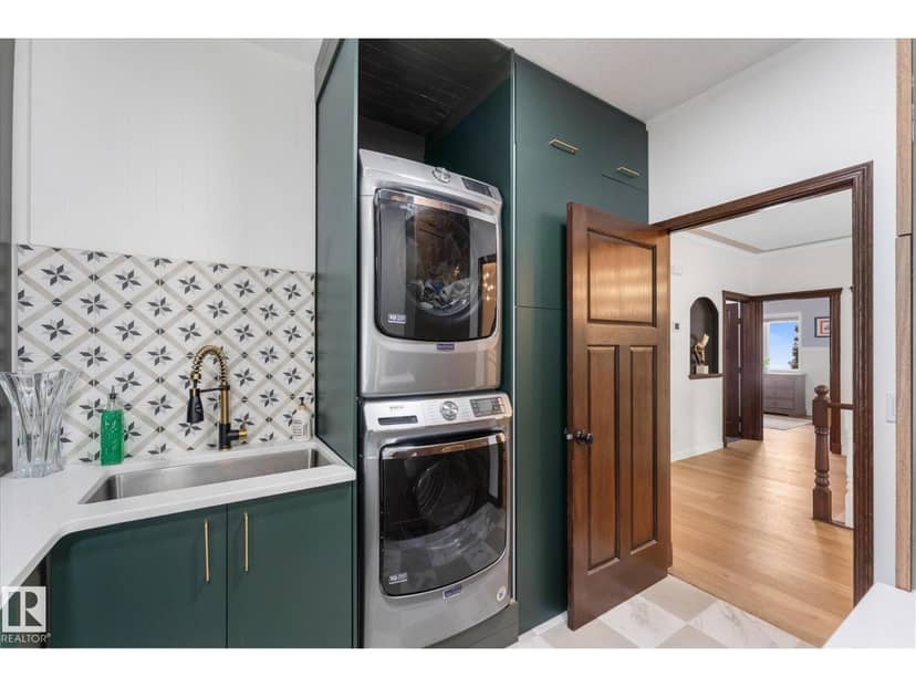 8704 165 AV NW — photo 16 of 40