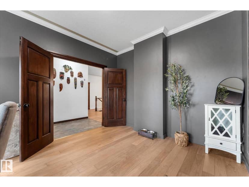 8704 165 AV NW — photo 18 of 40