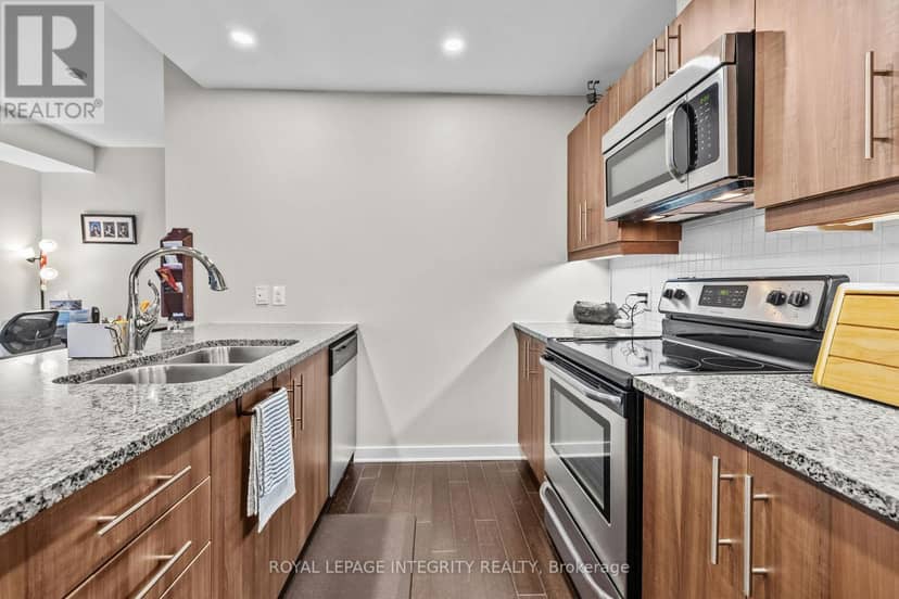 309 - 310 Centrum Boulevard — photo 15 of 23