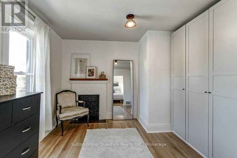 43 Rosslyn Avenue S — photo 31 of 40