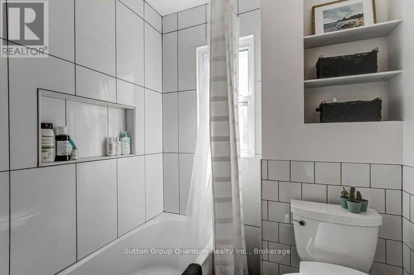 43 Rosslyn Avenue S — photo 34 of 40