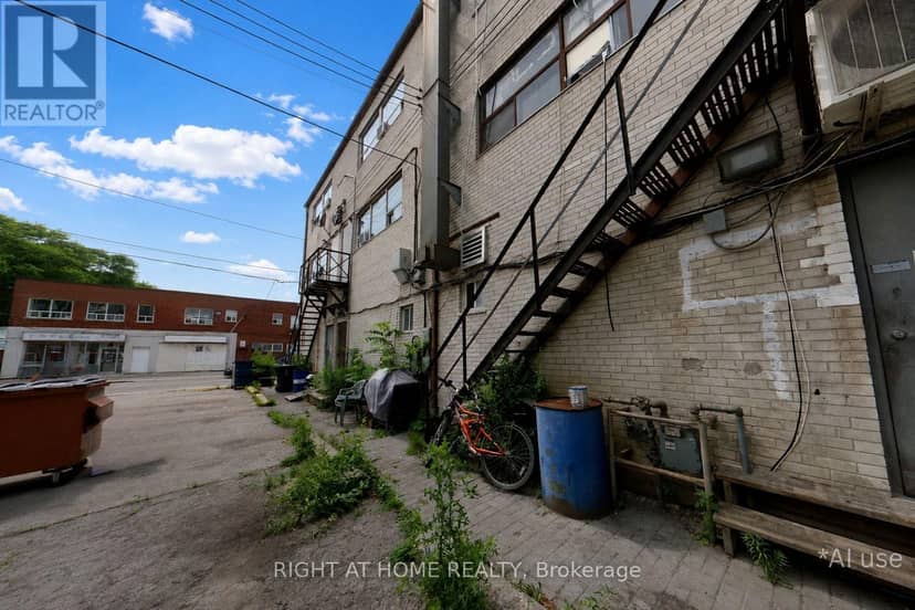 C - 2889 St Clair Avenue E — photo 17 of 25