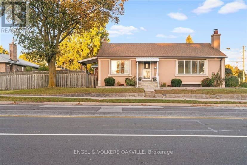 351 Renforth Drive, Toronto, photo 3