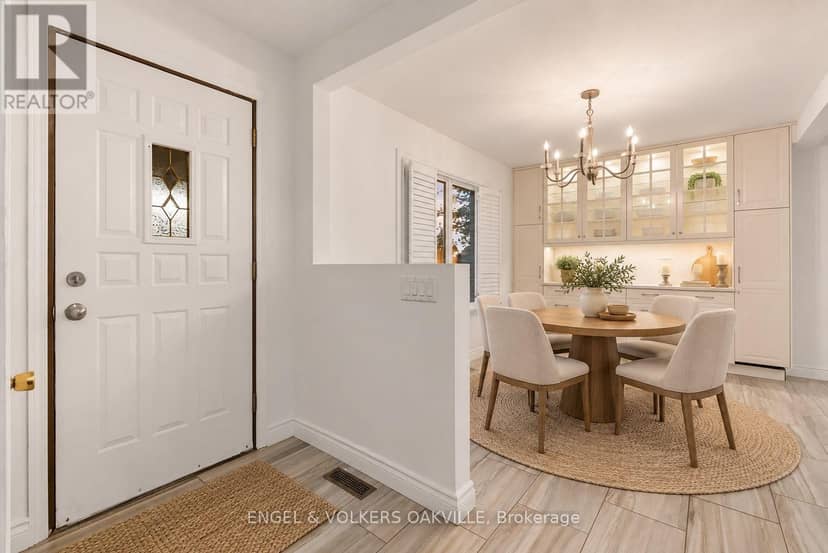351 Renforth Drive, Toronto, photo 4