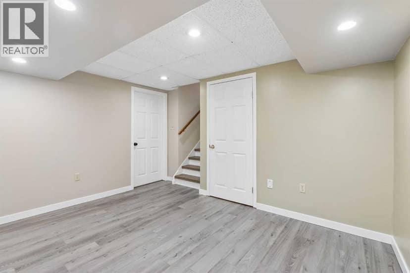 744 Riverbend Drive SE — photo 29 of 38