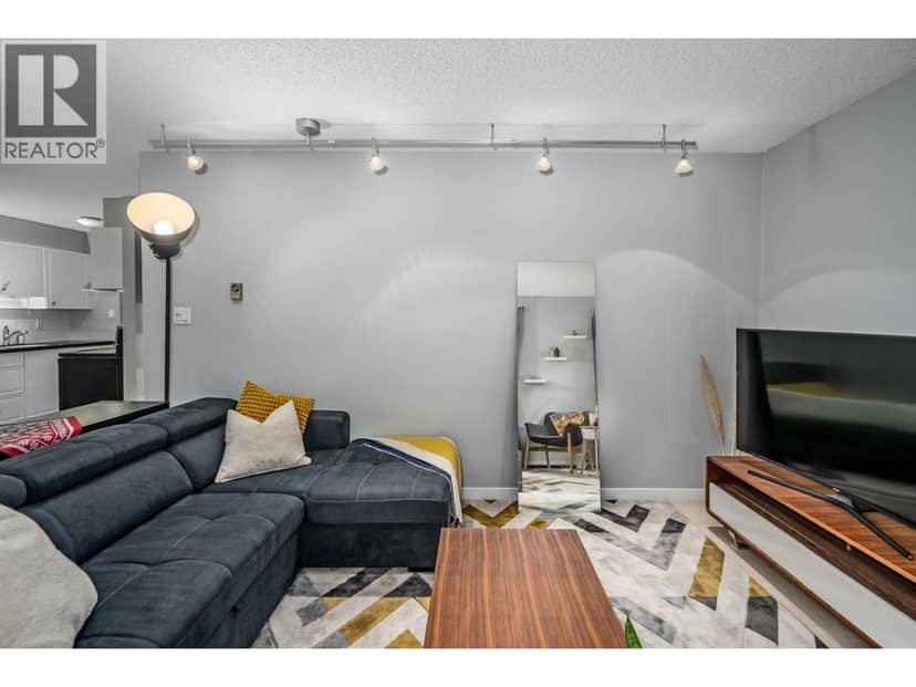 111 6655 LYNAS LANE, Richmond, photo 3