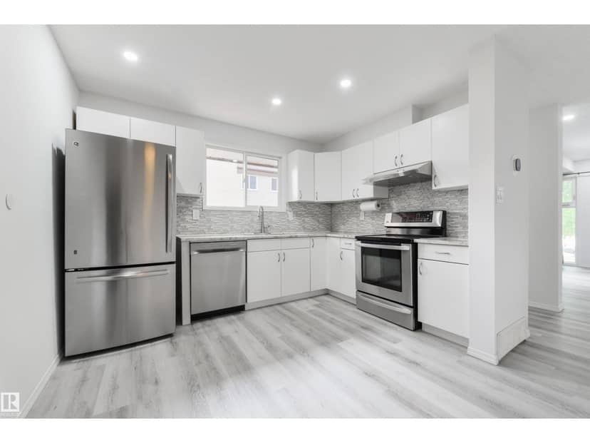 7209 180 ST NW — photo 11 of 40