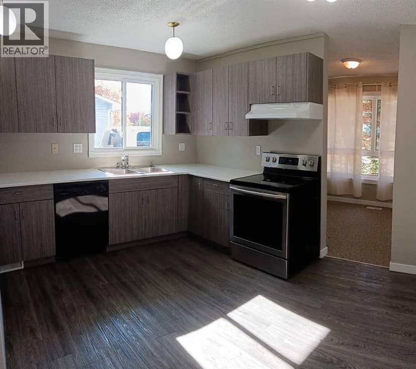 235 Shawcliffe Circle SW, Calgary, photo 8