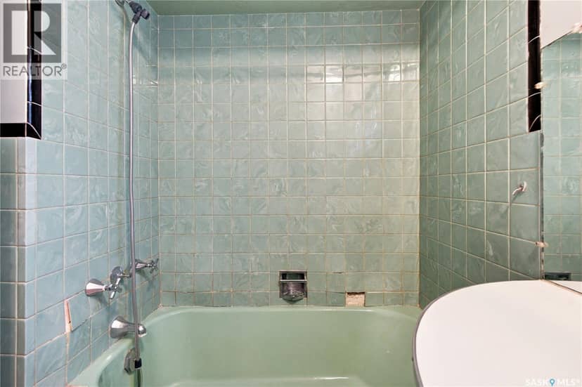 2727 Assiniboine AVENUE — photo 20 of 38