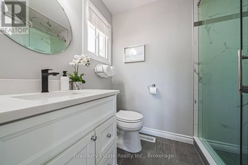 100 Chudleigh Street — photo 19 of 40