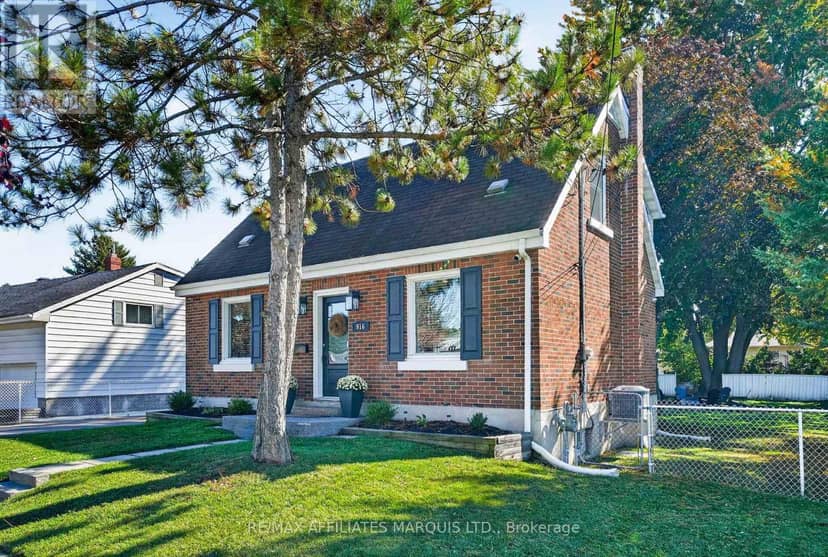 916 Leonard Avenue — photo 1 of 40