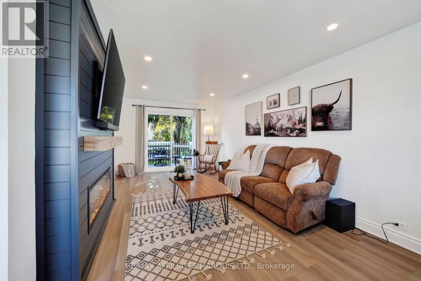 916 Leonard Avenue — photo 10 of 40