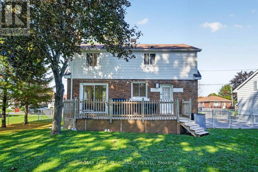916 Leonard Avenue — photo 3 of 40