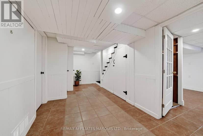 916 Leonard Avenue — photo 31 of 40