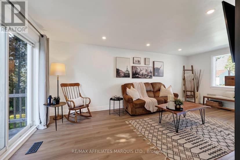 916 Leonard Avenue — photo 5 of 40