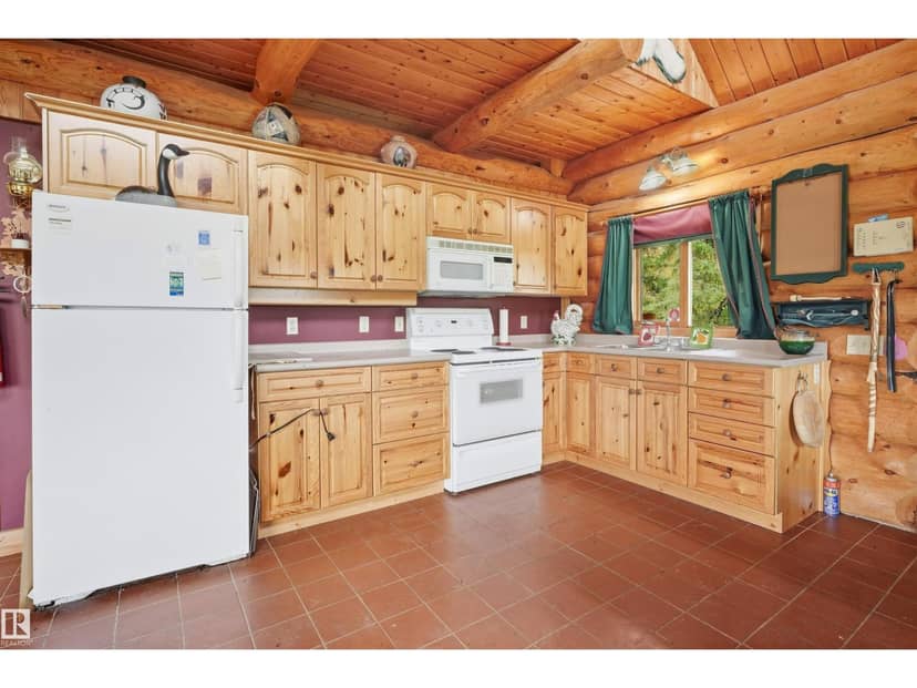 10005 Twp Rd 533 — photo 12 of 40