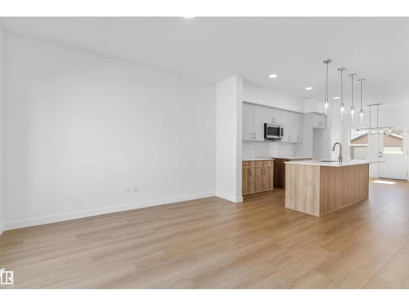 20703 43 AV NW — photo 9 of 38