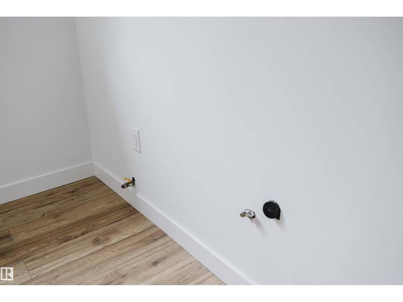 10204 - 10210 113 AV NW — photo 39 of 40