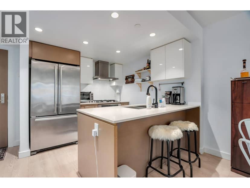 207 1618 QUEBEC STREET, Vancouver