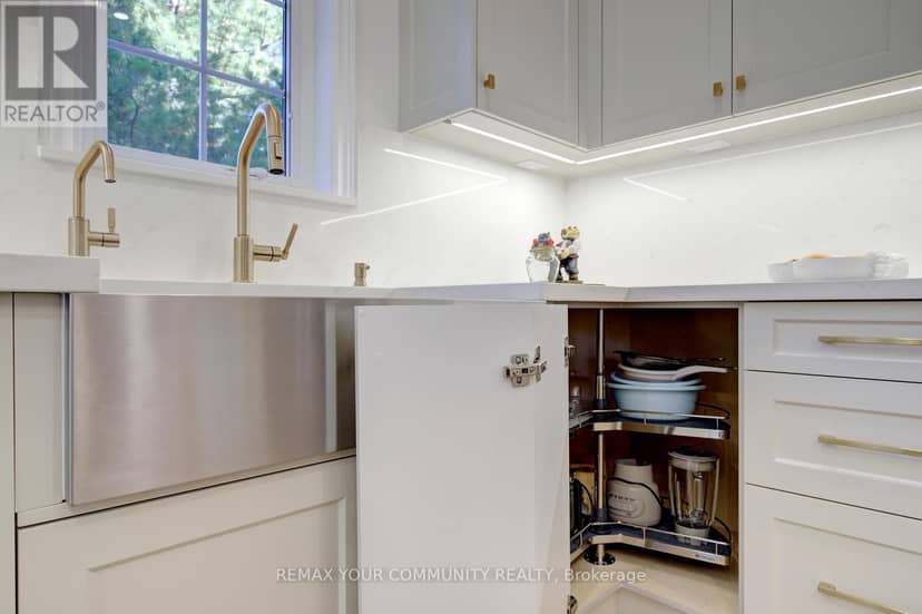 214 Selwyn Road — photo 21 of 40