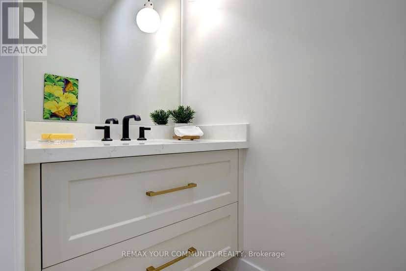 214 Selwyn Road — photo 31 of 40
