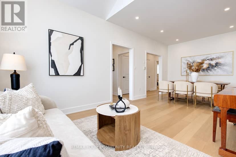 214 Selwyn Road — photo 9 of 40