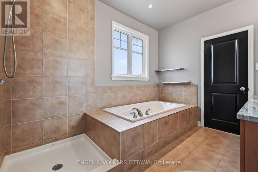 547 Kilbirnie Drive — photo 24 of 40