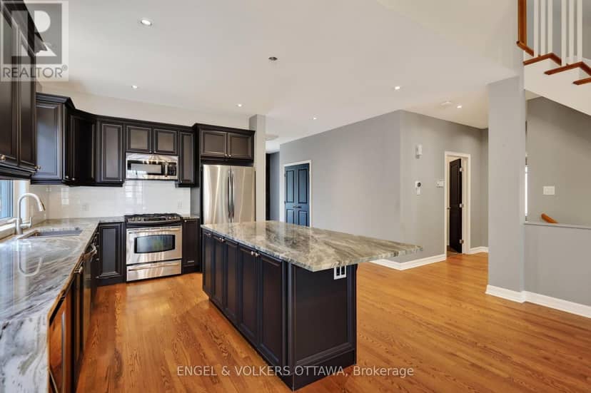 547 Kilbirnie Drive, Ottawa, photo 8