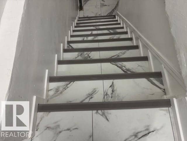 9221 110 AV NW — photo 18 of 32