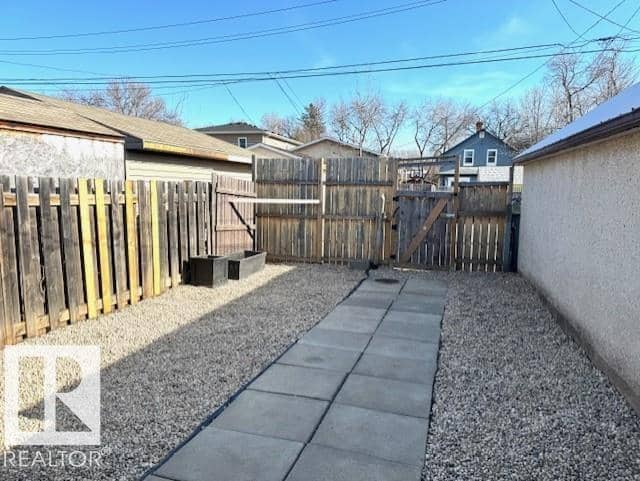9221 110 AV NW — photo 29 of 32