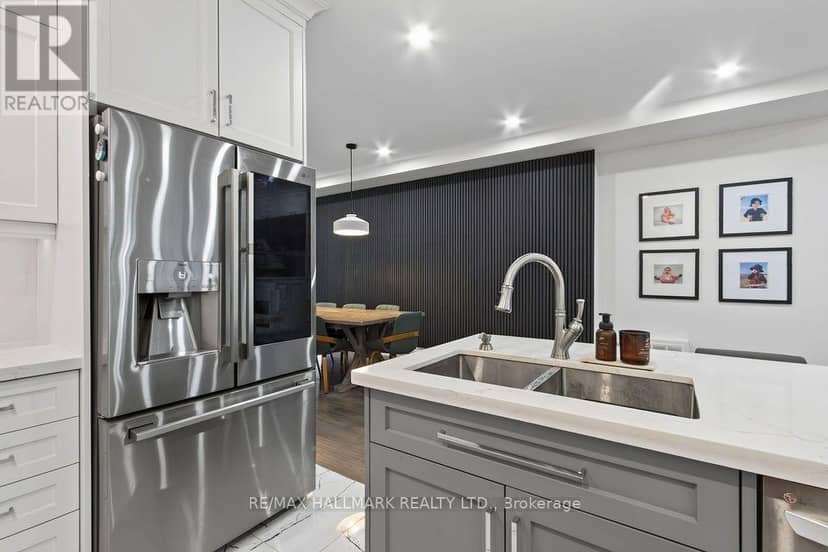 281 Warden Avenue — photo 16 of 40