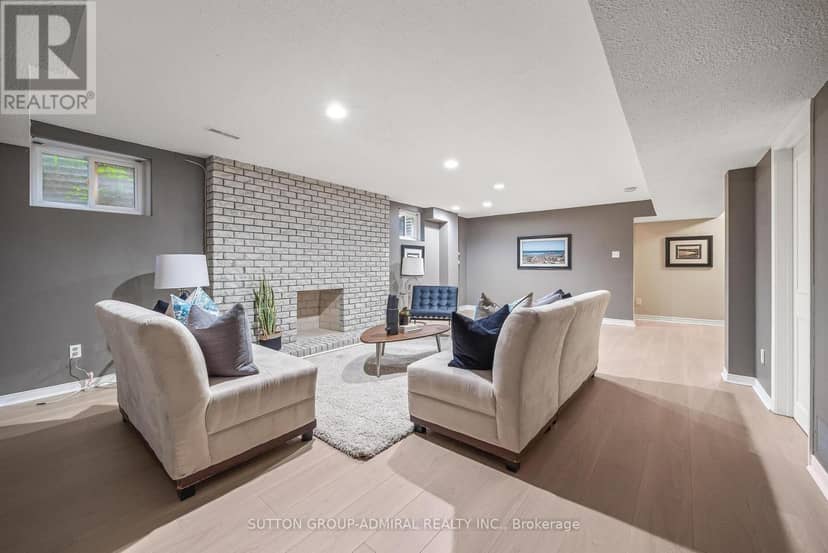 49 Hetherington Crescent — photo 29 of 34