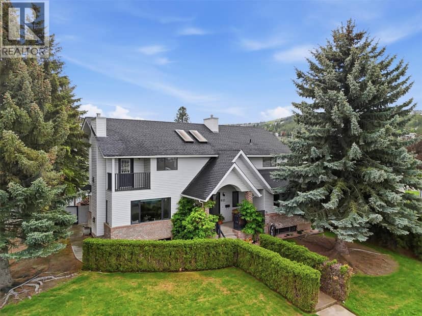 611 ROBSON Drive — photo 1 of 40