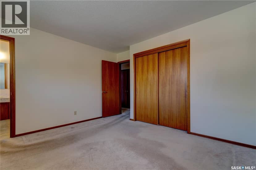 5 Wheaton CRESCENT — photo 18 of 40