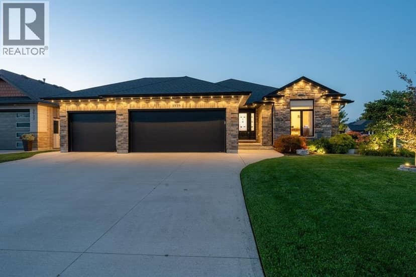 3939 Arie Court, Plympton-Wyoming