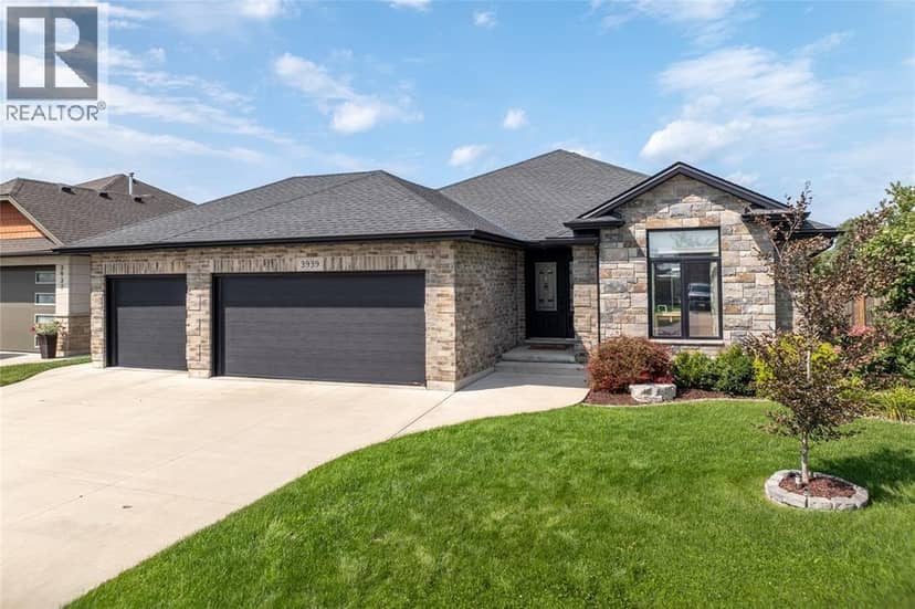 3939 Arie Court, Plympton-Wyoming, photo 2