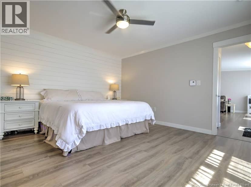 124 Diamond Square Road — photo 17 of 38