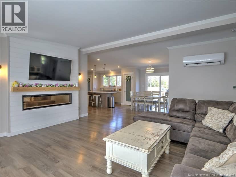124 Diamond Square Road — photo 14 of 38