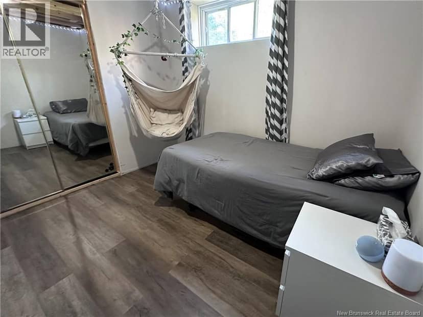 124 Diamond Square Road — photo 31 of 38