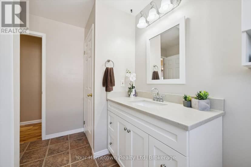 45 Peglar Crescent — photo 18 of 40