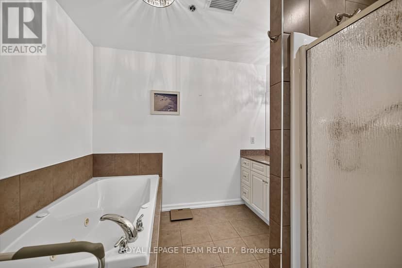 205 - 175 Water Street W — photo 17 of 40