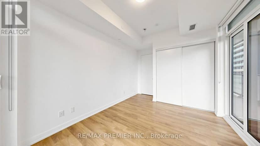 1105 - 50 Ordnance Street — photo 29 of 40